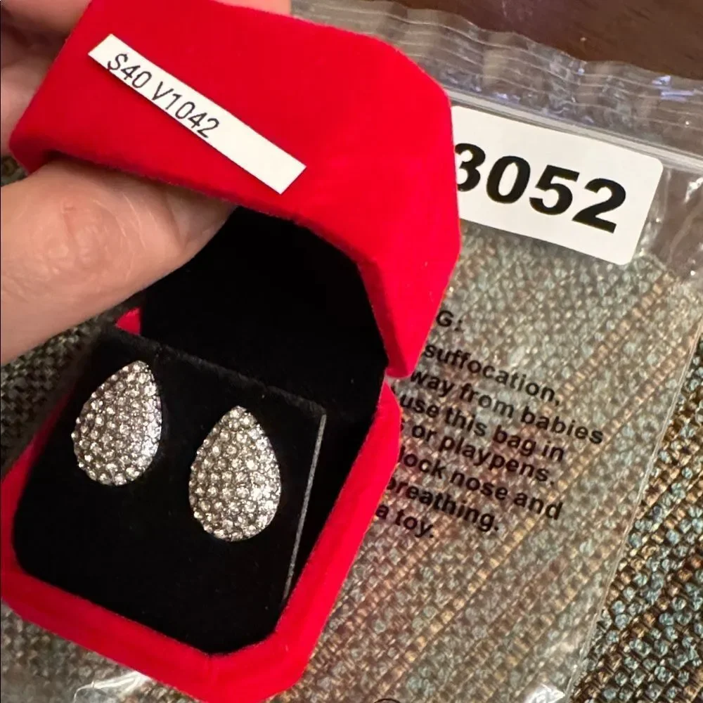 N/A 3052 swarovski